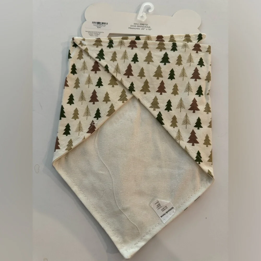 Kirkland’s Christmas Set of 2 Dog Bandanas 22 x 10”
